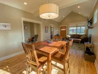 Bracken Bungalow - Cozy retreat a short stroll from downtown Brevard Hotels in Brevard