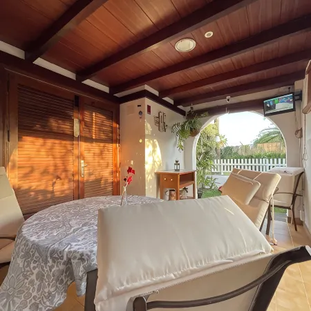 Bungalow con Césped Privado y Piscina de Agua Salada. En Maspalomas, GC!