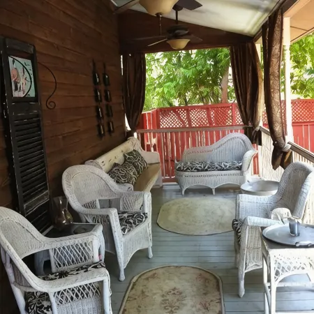Downtown, Free wine, Courtyard, Porches, 1885, Keyless, Private
