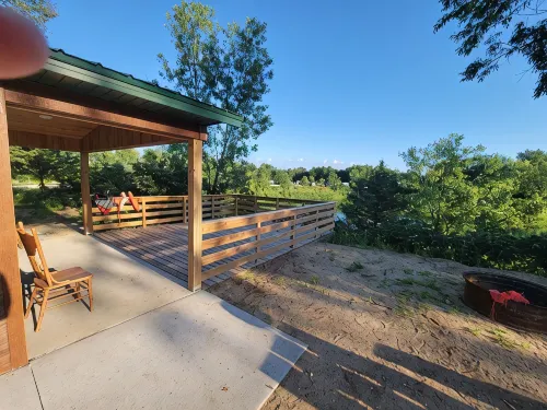 Quaint Lakeview Cabin