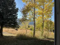 All season 5 BR, 5 BA house in mid-valley, 12 min to Baldy ski lifts - 4-Star