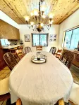“Big Trees Retreat,” Boasts 5BR/2.5BA, Sleeps-16. 2-level living. Dog friendly! - Chalets