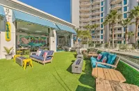 Destin Resort Destination - Pool View