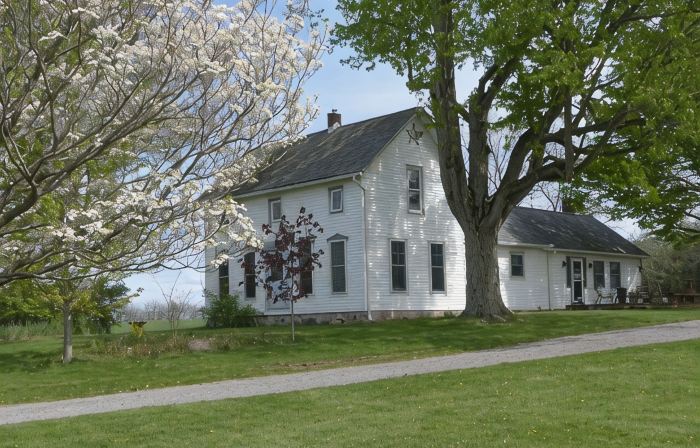 Rustic Country farmhouse on 2 acres close to several lakes.