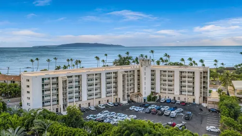 Island Surf with Ocean View - Across from popular Surf spot, Beach, and Shops