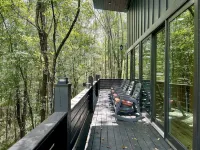 New Private Quiet Cabin~Mountain Forest View~Hot Tub~3 King Beds~Fire Pit~1 Acre - Chalets