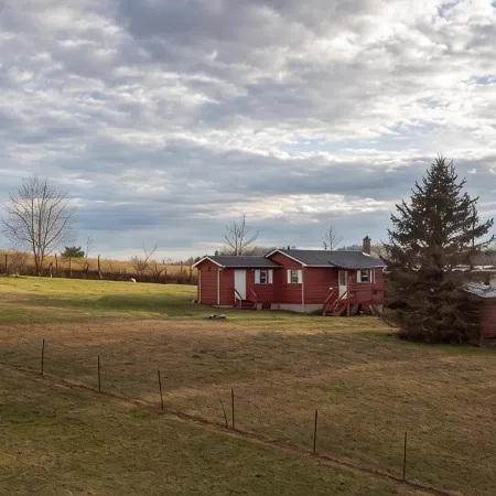 The Rocky Mount: Cozy cabin atop The New River Gorge