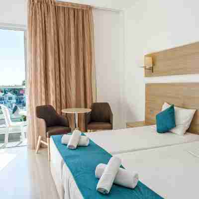 Kapetanios Bay Hotel Protaras Rooms