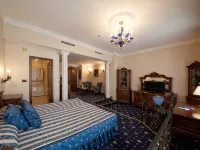 Grand Hotel London Hotels in Odesos