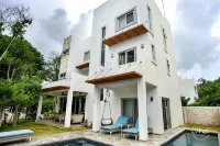 Beautiful 5-Room Villa w/Private Pool in Puerto Morelos — 5 min from the beach! - 4-Star