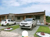 Pousada e Balneário Recanto Dos Pássaros Brb - parking