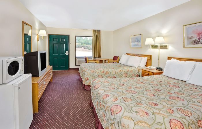 Super 8 by Wyndham Marietta/West/ATL Area