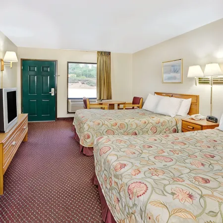 Super 8 by Wyndham Marietta/West/ATL Area