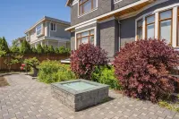 Vancouver West Cozy Retreat by Host Launch