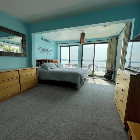Waterfront house with amazing views. Top of the Chesapeake