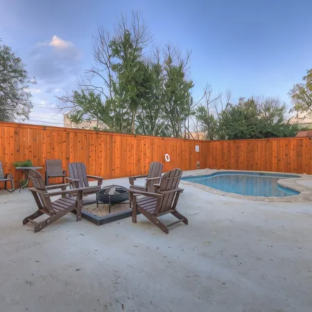 Tolle Haus: W/pool & Firepit-walk to Schlitterbahn, Comal Chutes & Downtown!