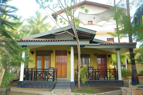 Traveller's Home Hotel