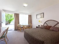 Raceways Motel Hotels in Ascot