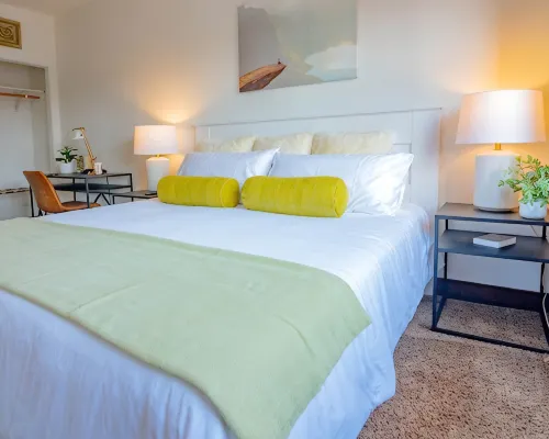 HISTORIC 1890s Rexburg Loft - 2 Q, 1 K Laundry, 2 blocks to BYUI, Clean & Fun! Hotels in Rexburg