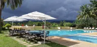 Gateway Chikmagalur - Pool