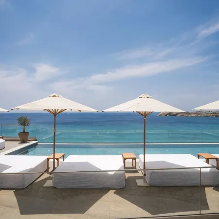 New Paradise Beach Resort Отели рядом с достопримечательностью «Ночной клуб Cavo Paradiso»