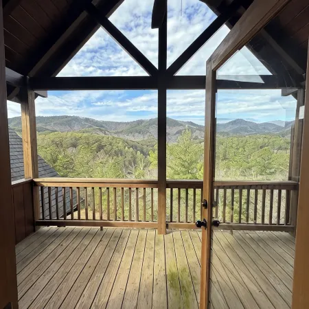 Gorgeous Cabin Private Retreat on 15 acres