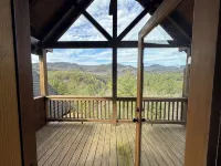 Gorgeous Cabin Private Retreat on 15 acres - Chalets