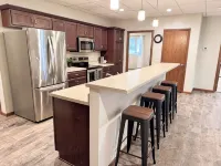 Beatrice Beauty - Remodeled 2 bed 2 bath in quiet neighborhood - Wifi