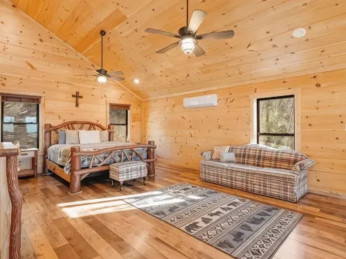Beautiful and relaxing mountain log cabin with stunning views