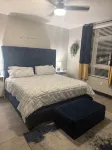 Luxury 2 bedroom 2 full bathroom apartment across from the waterfront! - 3 estrellas