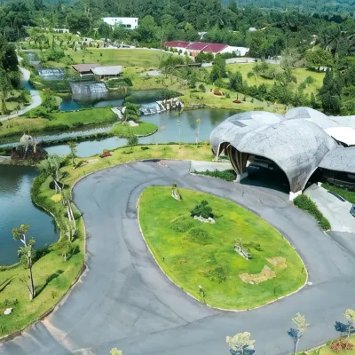 The Hill Hotel & Resort Sibolangit Powered by Archipelago Hotel dekat Hillpark Sibolangit