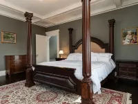 Spacious 6-bedroom house with AC, WiFi in charming Springfield - 4 estrellas