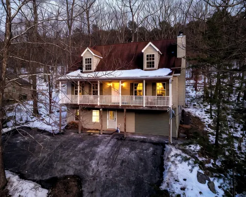 Massanutten Escape: Pool pass, Hot Tub, Sauna, Movie Theater, Game Rm, Fire pit Hotels in Massanutten