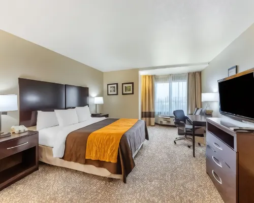 Comfort Inn & Suites Hotels in Colton