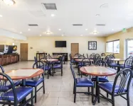 Quality Inn and Suites Denver Airport - Gateway Park - Aamiainen
