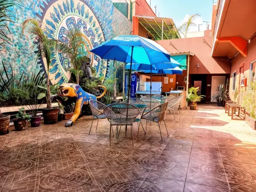 Whost Hotel y Hostal - 2-Star