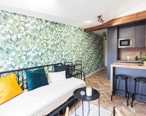 Book Apart Fabryczna Hotels near Palm House