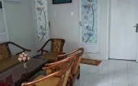 Gefin Home Stay - Guest houses