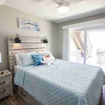 Emerald Isle Escape - New, Completely Renovated Oceanfront Duplex Rooms