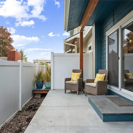 New 2 BR Townhouse in the Heart of Wenatchee. Great for Families, pet friendly. Отели в г. Веначи