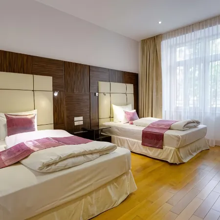 Best Western Plus Hotel Arcadia Отели рядом с достопримечательностью «Гигантское колесо обозрения»