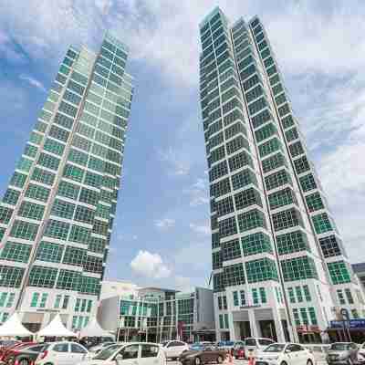 Maritime Suites Holiday Rental @ George Town Hotel Exterior