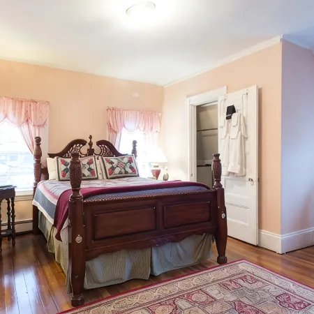 The Coolidge Corner Guest House: A Brookline Bed and Breakfast