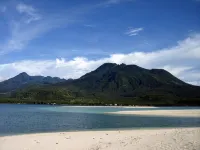 Camiguin Volcan Beach Eco Retreat & Dive Resort - Strand