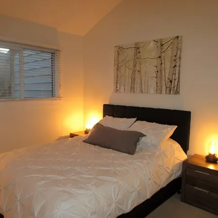 Renovated Condo, Avon Colorado, River Views and walk to Beaver Creek Shuttle