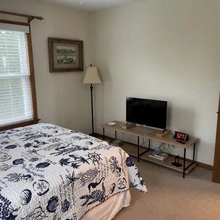 Emerald Isle, NC!  Sound Front Cottage - 3 minute walk to beach!!