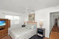 Fisherman's dream!!, Privacy, Heated Pool,Hot Tub, 50' Dockage, Tiki, pets ok, - جاكوزي