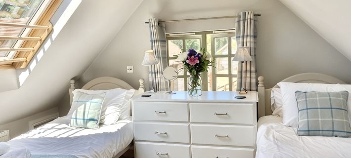 LOVELY 2 BEDROOM COTTAGE, GREAT LOCATION Hotels in Lymington