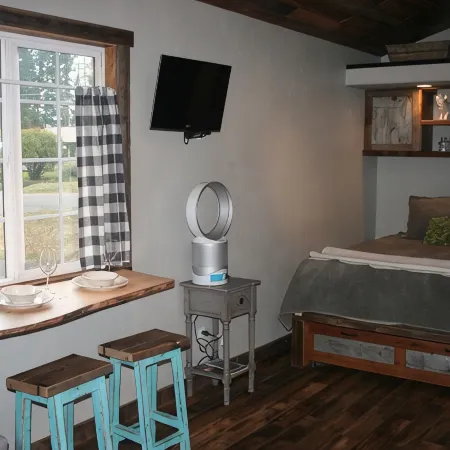 Tiny Red Farmhouse centrally located in Columbia Falls