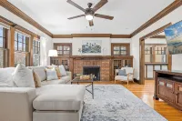 Modern Craftsman - East Harriet - 3 min to Lakes - Condos